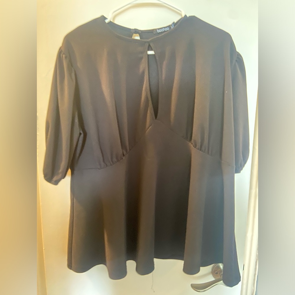 Boohoo Plus Keyhole Puff Sleeve Peplum Top